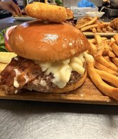 Blue 42's Burger Bar and Wingery