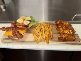 Blue 42's Burger Bar and Wingery