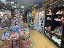 Merrill Mischief Candy, Christmas & Fudge Shop