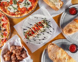 Moondog Pizza