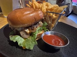 The Madness - Sushi, Burger & Bar