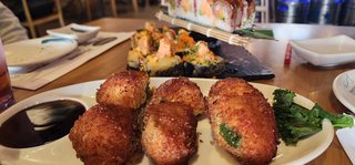 The Madness - Sushi, Burger & Bar