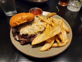 Toner's Irish Pub