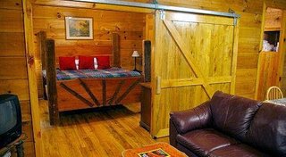 Vacation Rental- Charming Waterfront, Rustic Bungalow