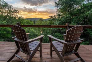 Yona Ridge Cabin Near BRP & Linville Gorge